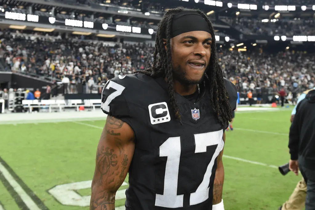 After losing hope on Raiders offense, Davante Adams made a crucial statement that will wipe out Raiders tears.