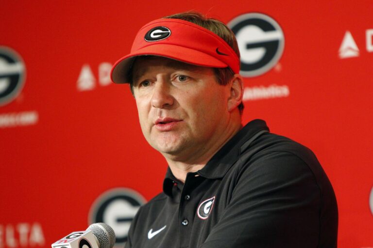 It’s so logical that he announced his commitment to Georgia with a tweet earlier this evening; three-star wide receiver has quickly committed to Georgia football.