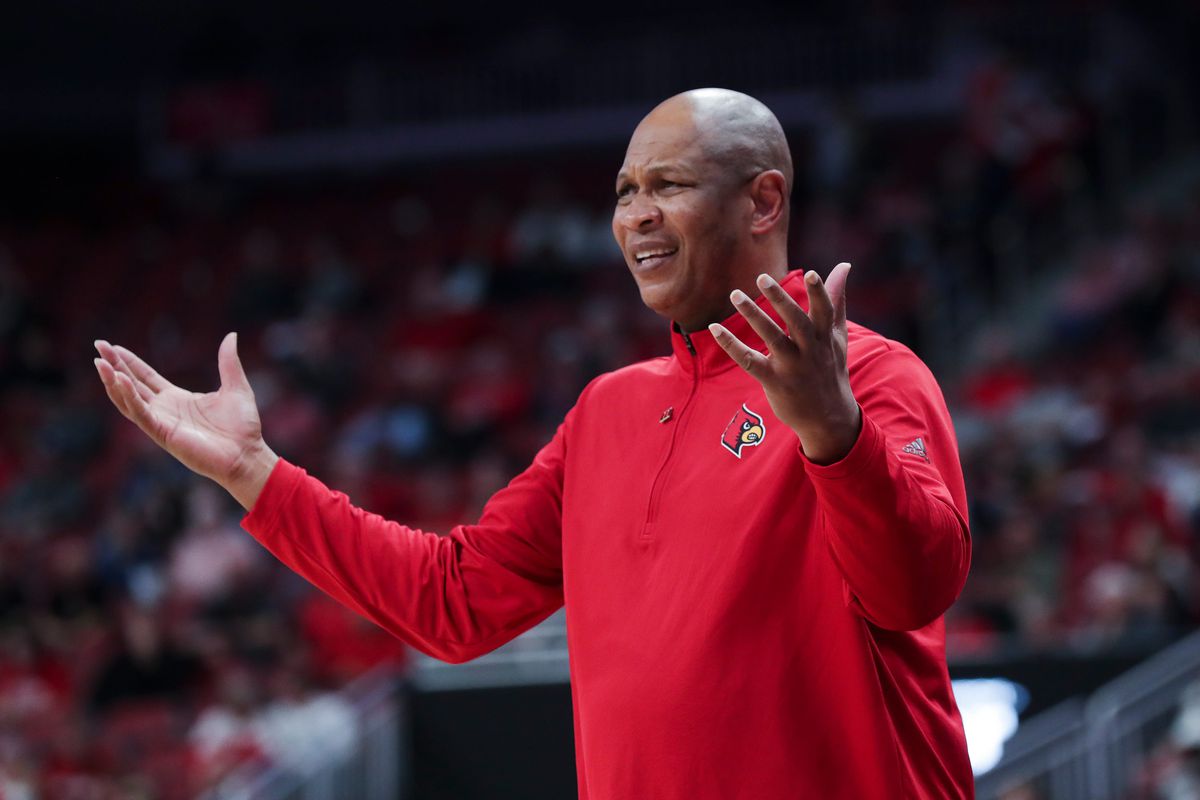Despite the challenging start to his head coaching career, Kenny Payne reportedly discusses why he joined the Arkansas basketball staff: He had ‘numerous’ offers.
