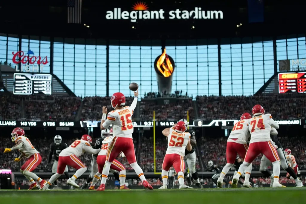 Patrick Mahomes Dominates the Raiders: Chiefs’ Star QB’s Unmatched Performance at Allegiant Stadium Exposed!