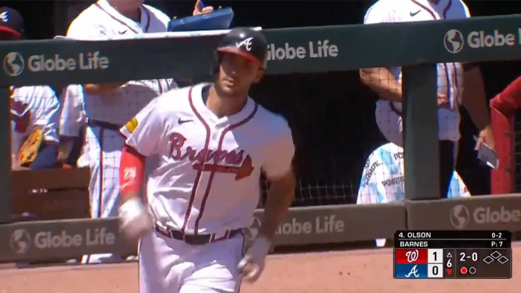 Matt Olson blasts a 429-foot home run, tying the game between the Braves and the Nationals.