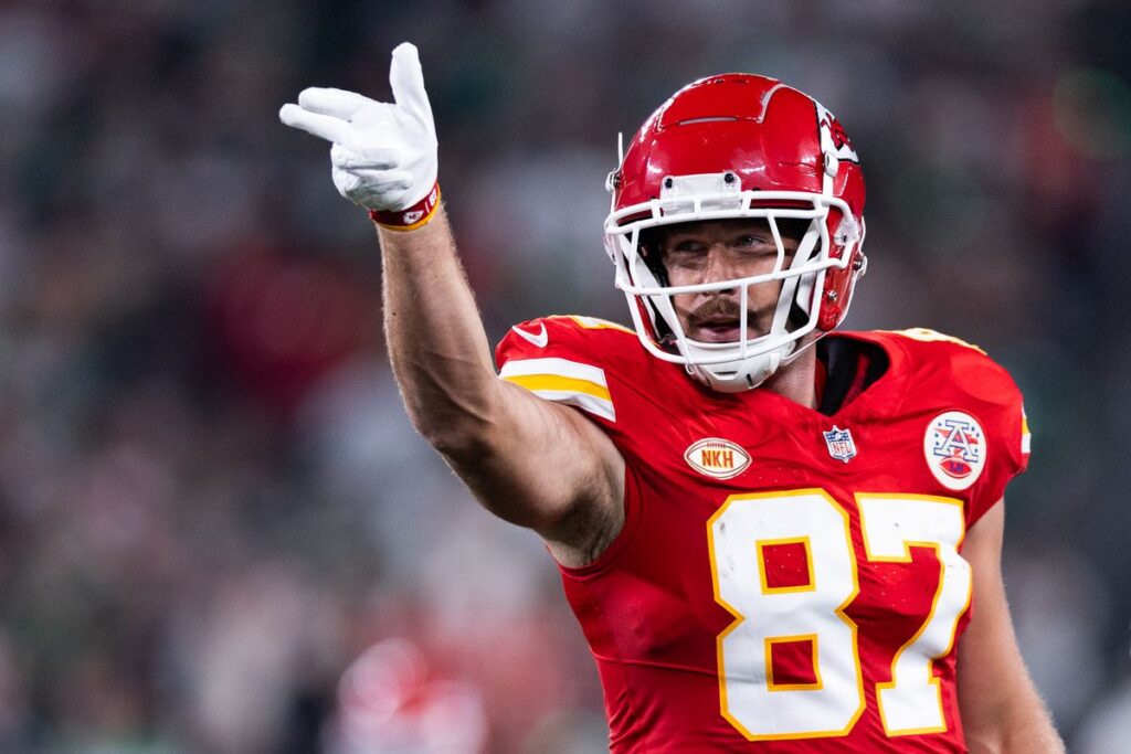 Rapoport: Chiefs and Kelce Strike Groundbreaking Four-Year Extension Deal!