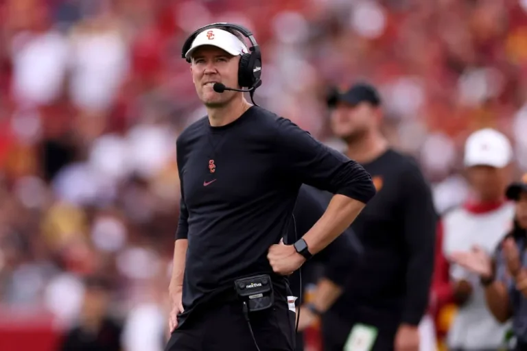 “Should Lincoln Riley Return to Oklahoma as Offensive Coordinator? Fans Weigh In on a Hypothetical Reunion”