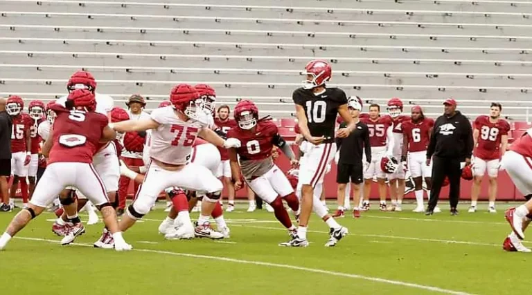 Analyst Opinion: Do the Razorbacks Stand a Chance Against Tennessee? | Locked on Razorbacks”